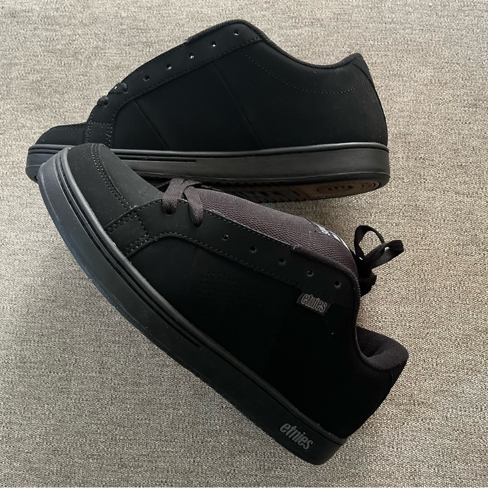 Etnies Men's Black Sneakers